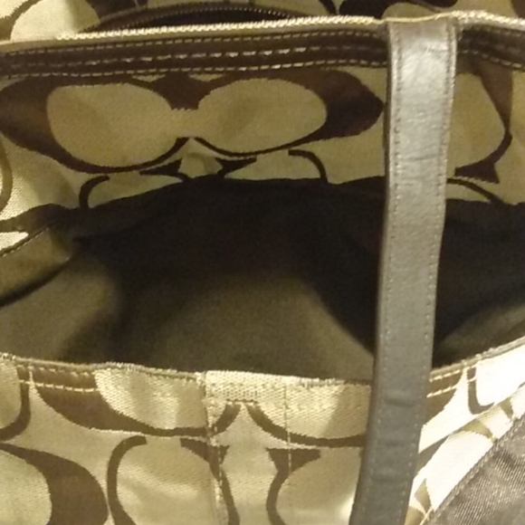 Coach Tote/ Hand bag. - Picture 6 of 8